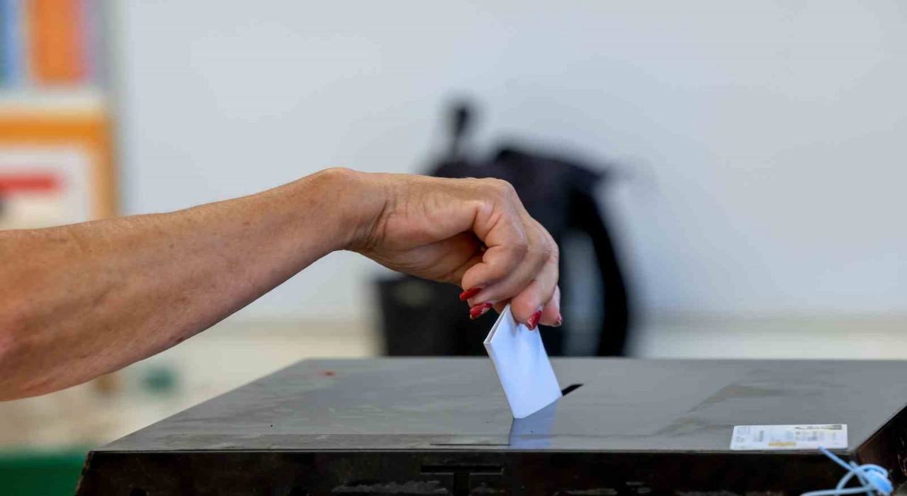 Portekizde halk son 3 yılda 3üncü kez sandık başında
