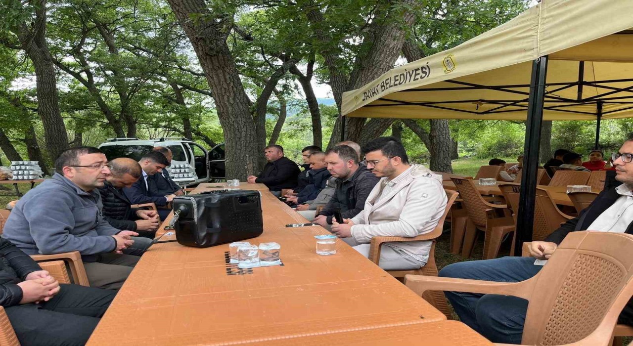 Protokol ve öğrencilerinin katılımıyla yağmur duası yapıldı