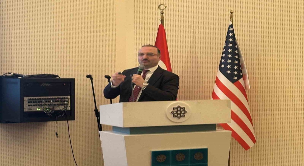 Rektör Hacımüftüoğlu, ABDde Diyanet Center Of Americada genç akademisyenlerle buluştu