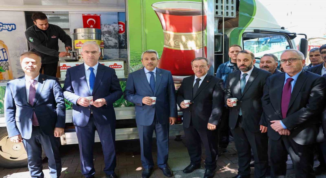 Rize Valisi İhsan Selim Baydaş: Yağmur ve çay Rize için Allahın büyük bir nimeti