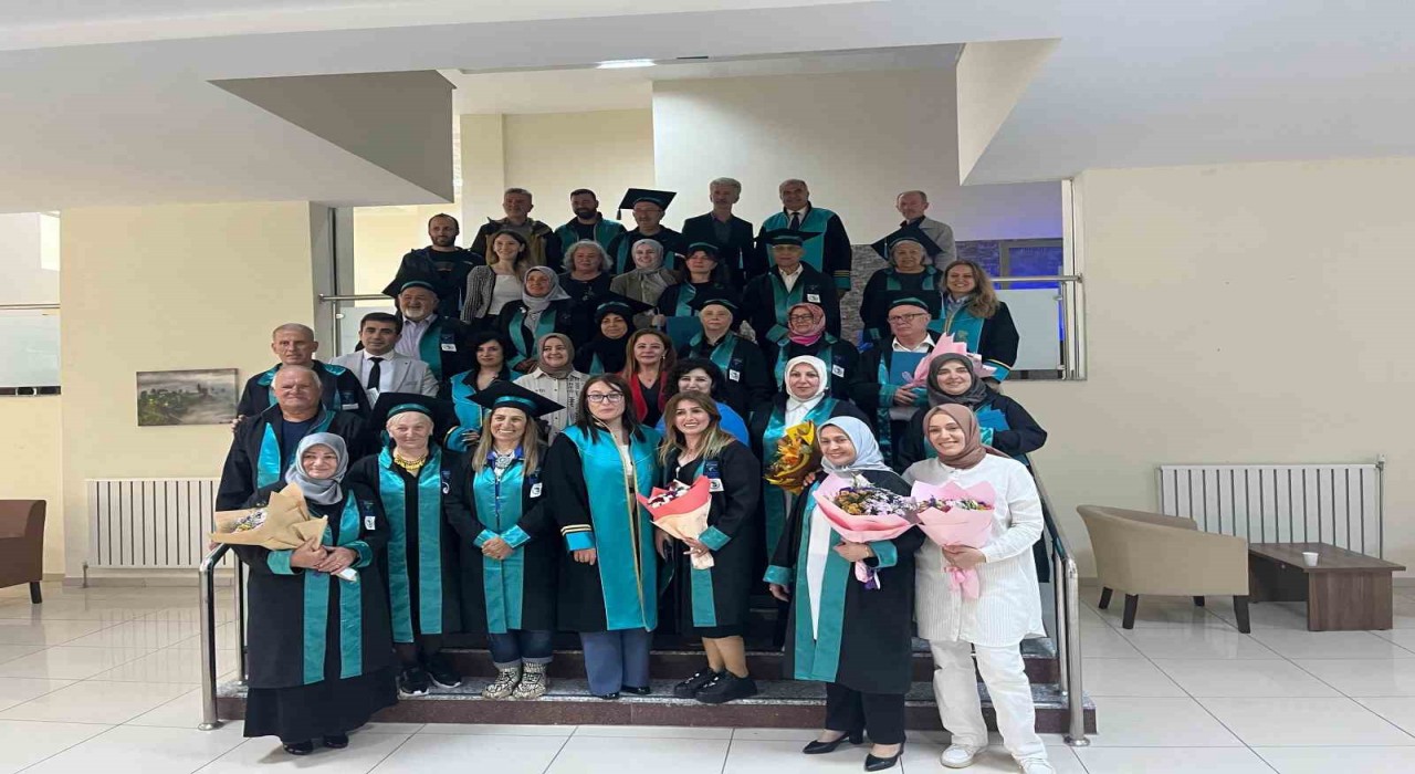 Rizede 3. yaş üniversitesi ilk mezunlarını verdi