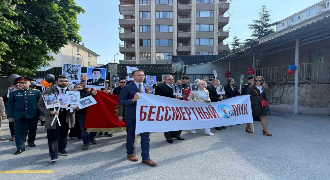 Rusya Büyükelçiliğinde Zafer Günü kutlandı