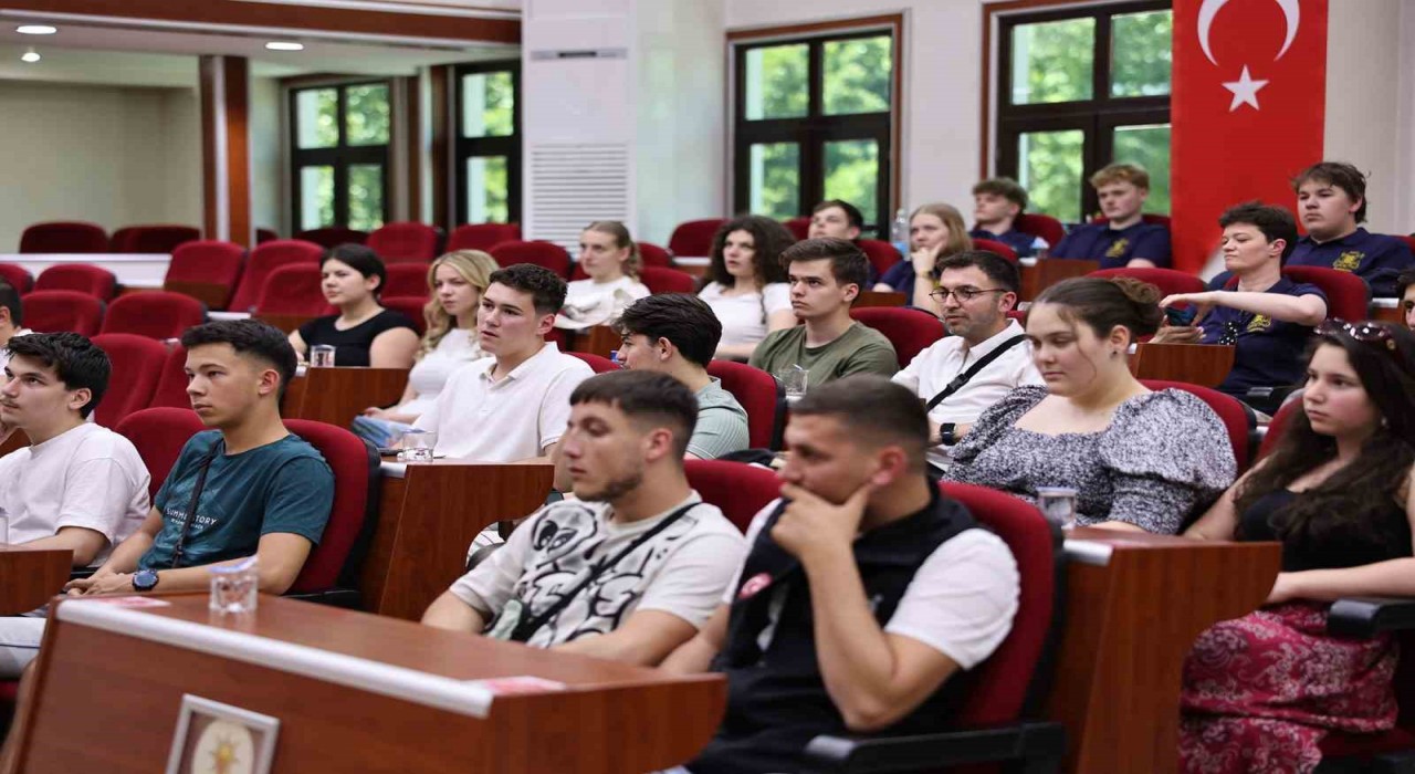 Sakarya Büyükşehirin ‘dirençli şehir hedefi farklı renklerden gencin ilgi odağı oldu