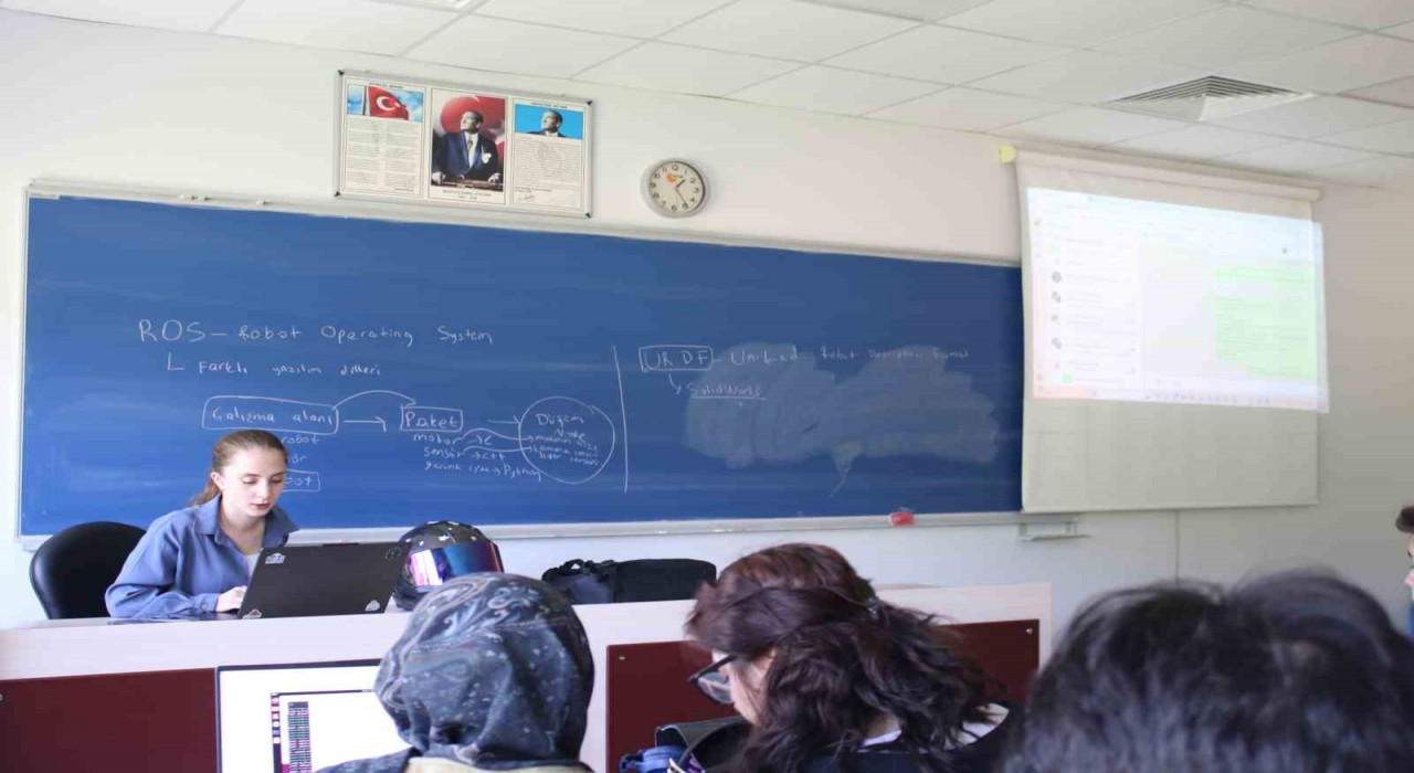 Sakarya Üniversitesinde ‘Uygulamalarla Robotikte Yapay Zeka etkinliği