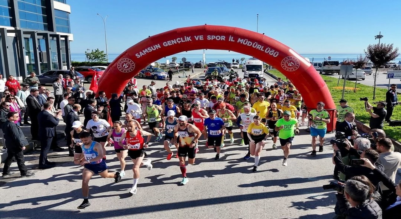 Samsunda 19 Mayıs Uluslararası Yarı Maratonu koşuldu