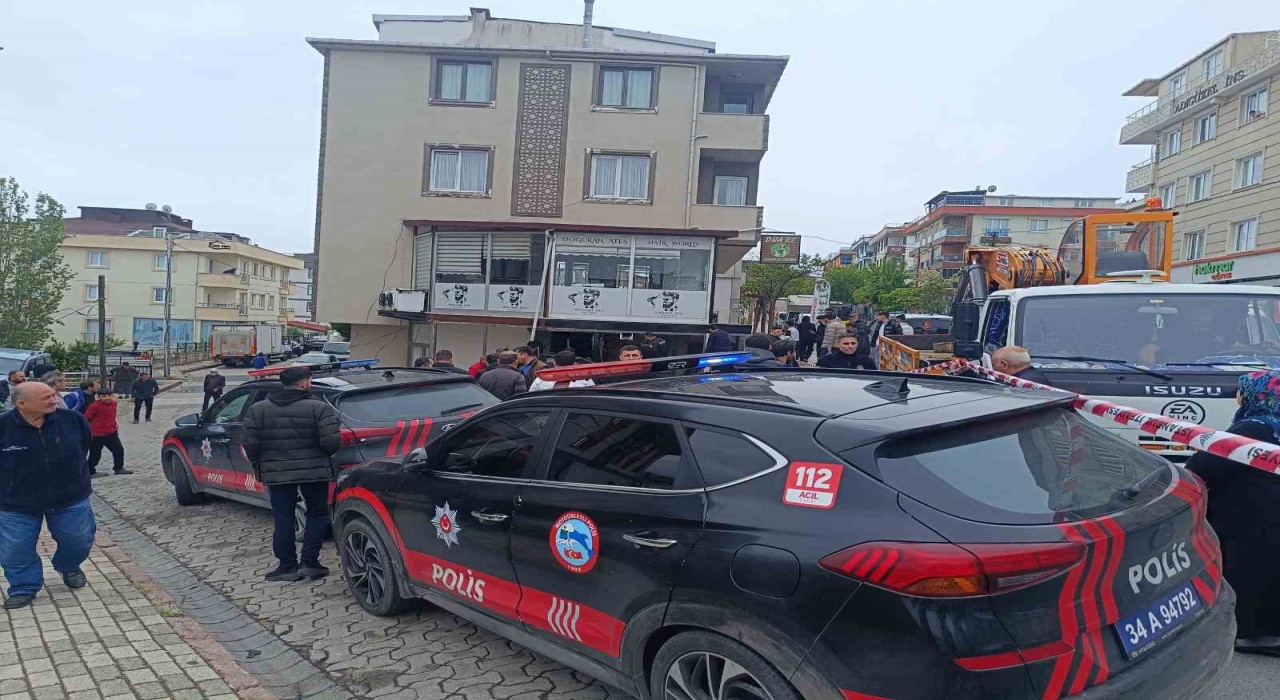 Sancaktepede otomobil telefoncuya daldı