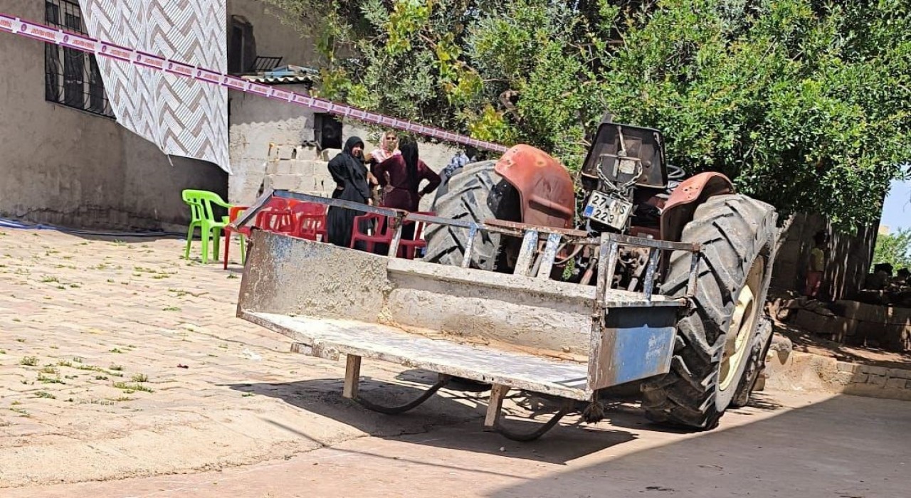 Şanlıurfada feci olay: Traktörü hareket ettiren 2 yaşındaki çocuk, 1 yaşındaki kuzenini ezdi