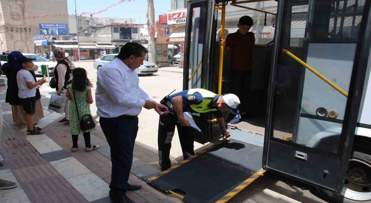 Şanlıurfada klima çalıştırmayan otobüslere sıkı takip