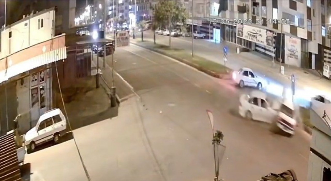 Şanlıurfada otomobiller çarpıştı: 1 ölü, 2 yaralı