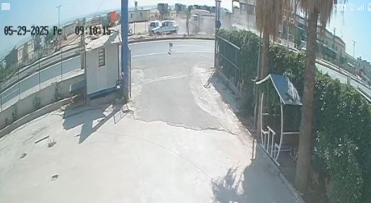 Şanlıurfada sokak köpeği zincirleme kazaya neden oldu: 4 yaralı