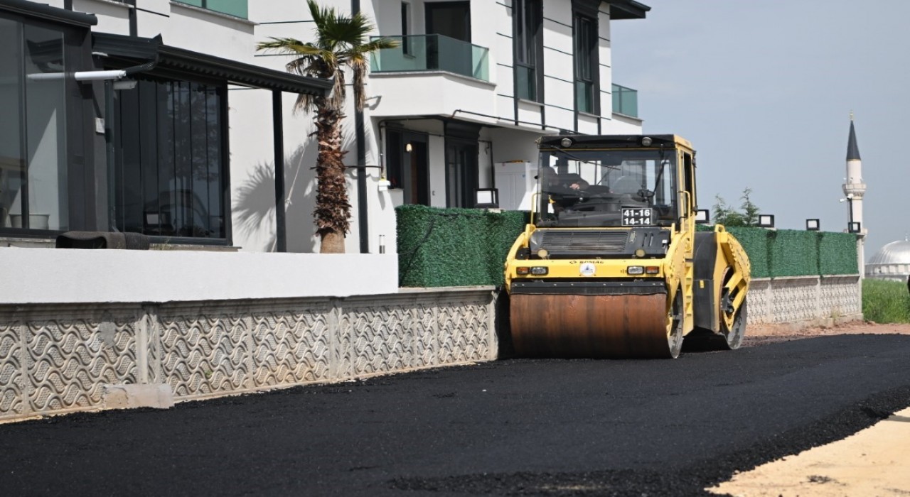 Sarımeşe Mahallesine 750 tonluk asfalt