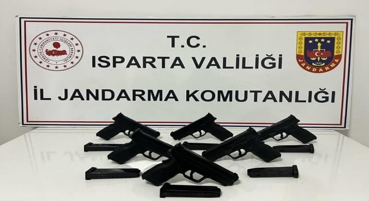 Şarkikaraağaçta ruhsatsız silah operasyonu