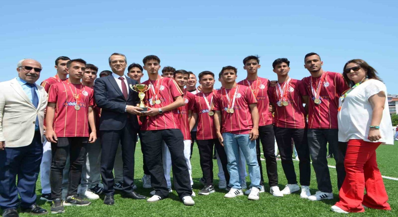 Selendide 19 Mayıs coşkuyla kutlandı