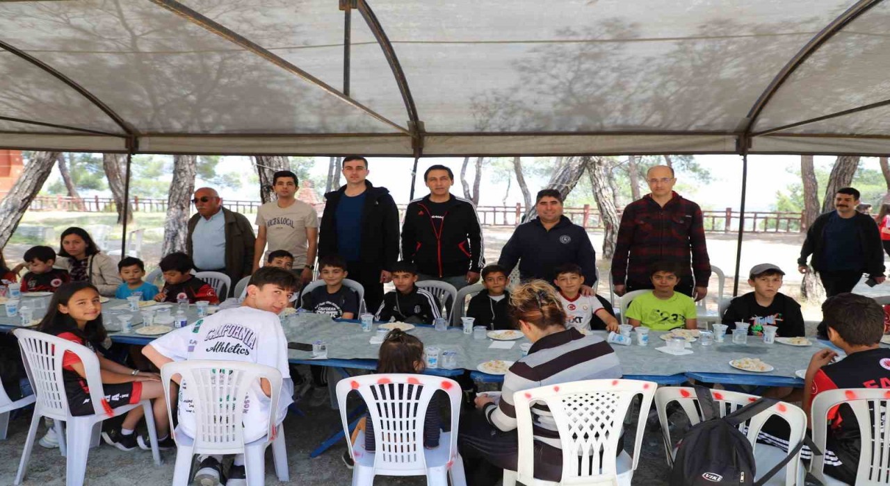 Selendide gençlik yürüyüşü yapıldı