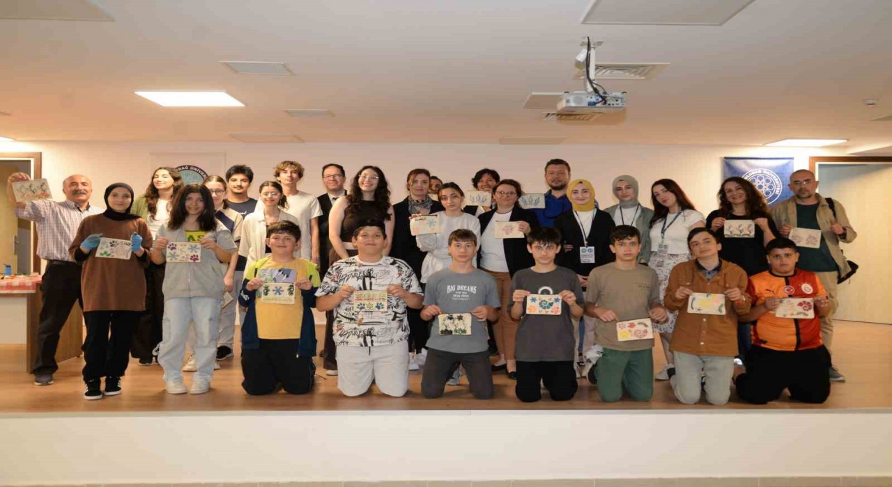 Senin de Üniversiten projesinin ilk konukları işitme engelli minikler oldu