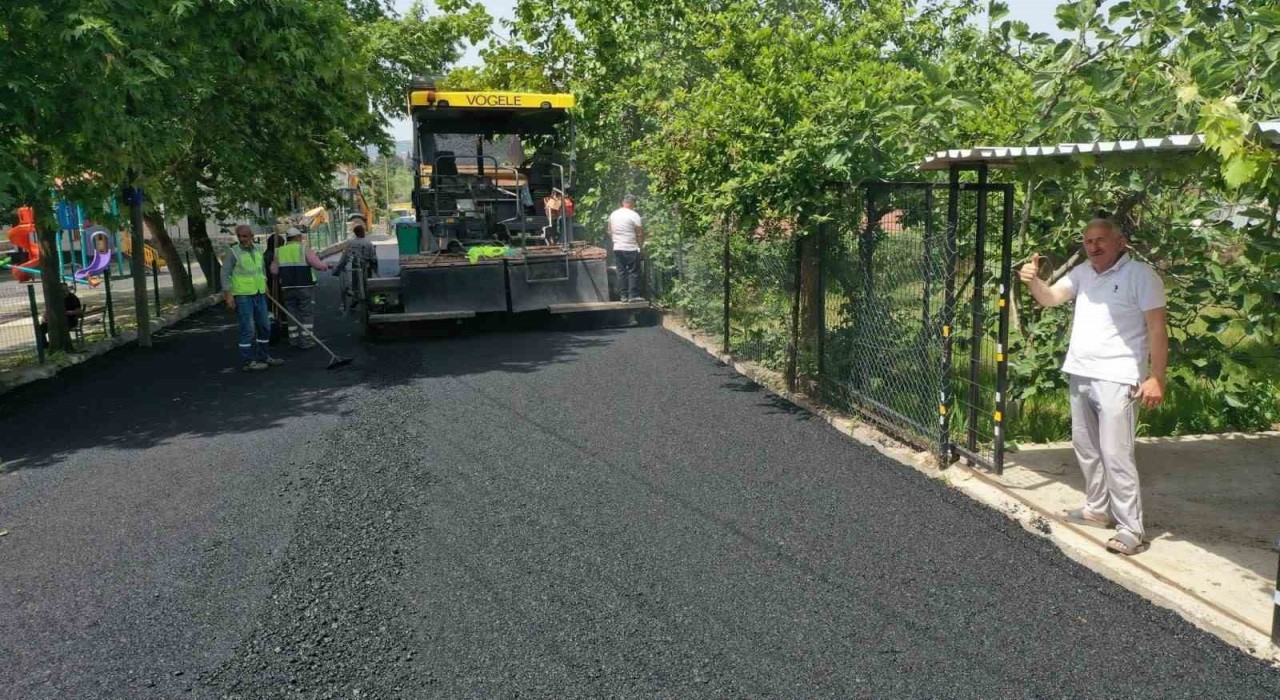 Serdar Mahallesinde sıcak asfalt çalışmalarında son aşamaya gelindi