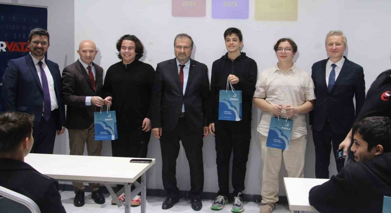 Siber vatan etkinliklerinde genç yeteneklere ödüller verildi