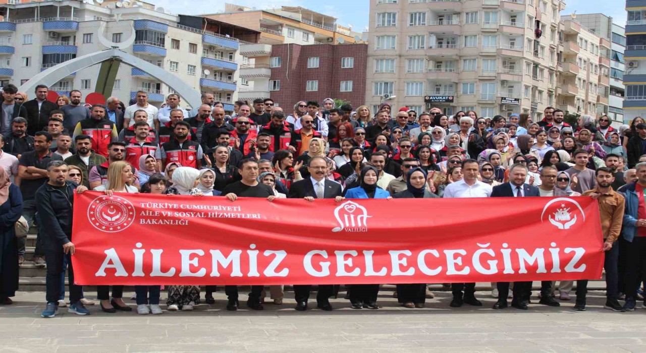 Siirtte ‘Ailemiz Geleceğimiz yürüyüşü düzenlendi