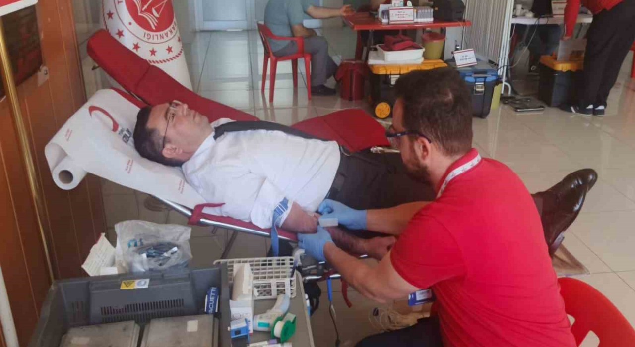 Siirtte savcı ve hakimler kan bağışında bulundu