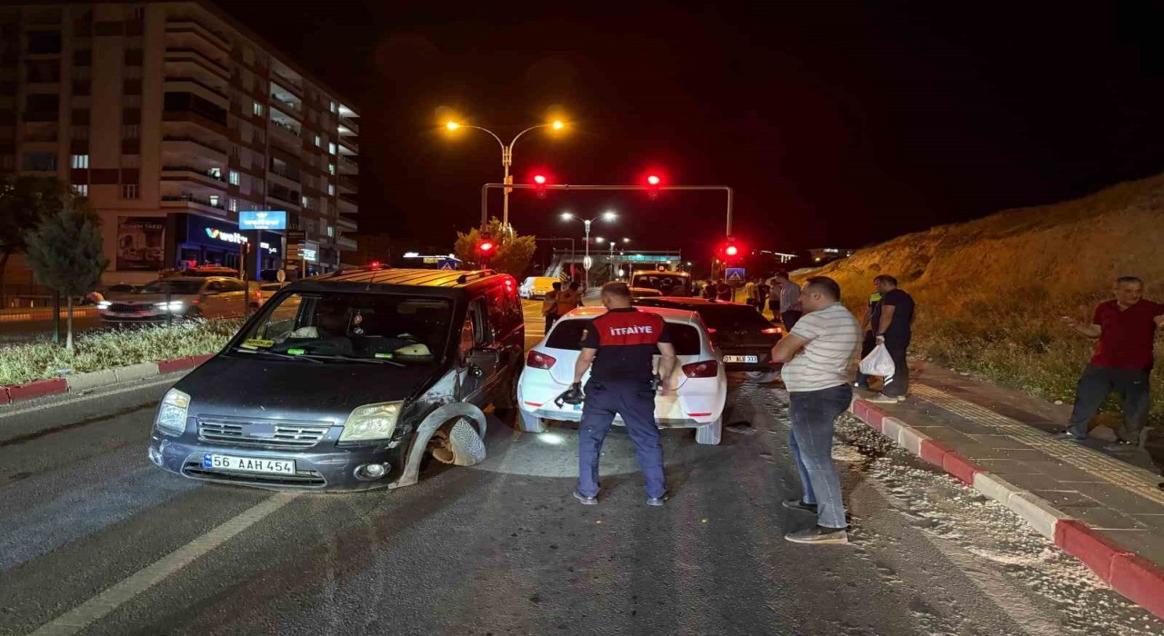 Siirtte zincirleme trafik kazası: 5 yaralı
