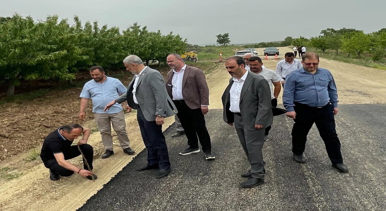 Simavın Kayaışık köyüne 5,5 kilometrelik asfalt yol