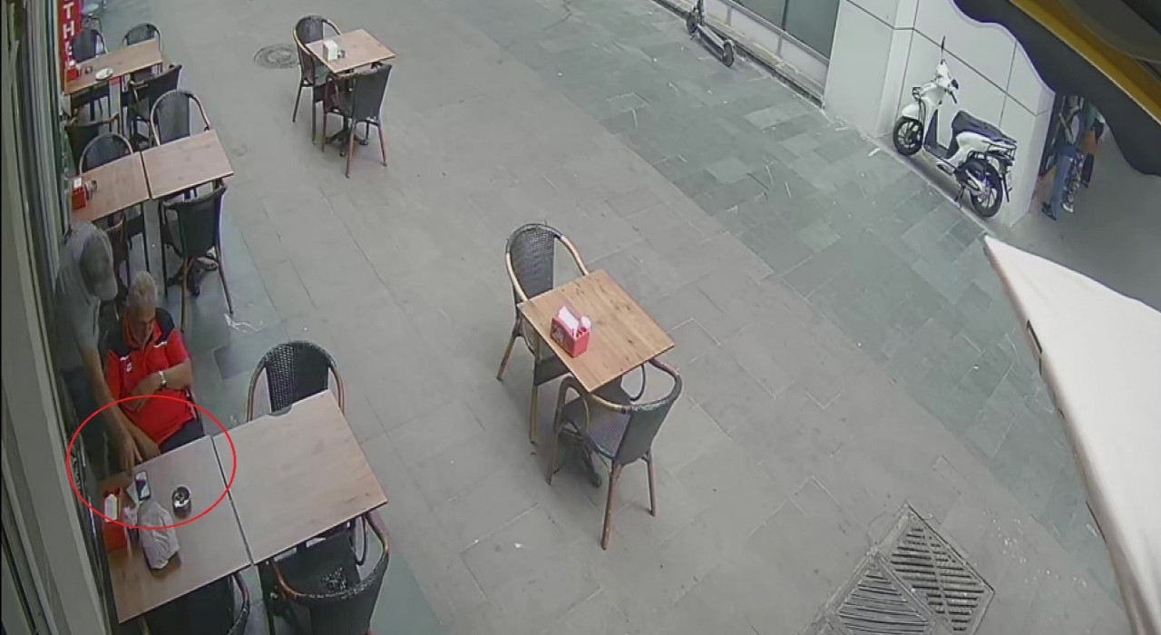 Simitçide uyudu, uyanınca neye uğradığını şaşırdı: Adisyon fişini de almış