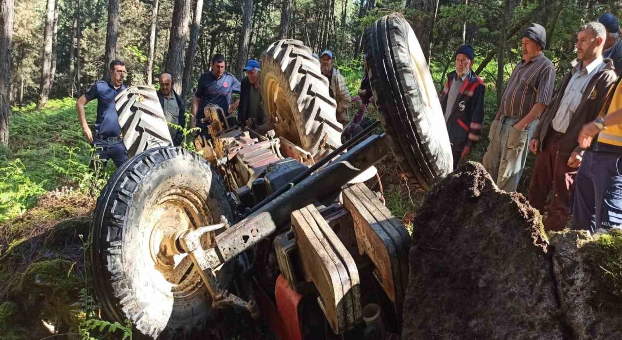 Sındırgıda traktör altında kalan sürücü hayatını kaybetti