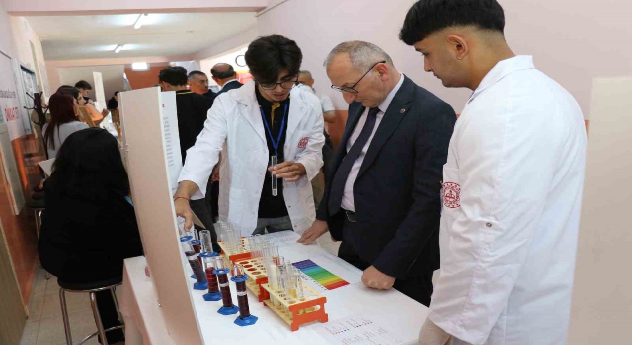 Sinopta bilim fuarı açıldı