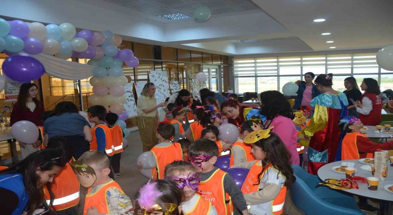 Sinopta Düşlerden Tasarıma: Gençler ve Çocuklarla Renkli Yarınlara projesi hayata geçirildi