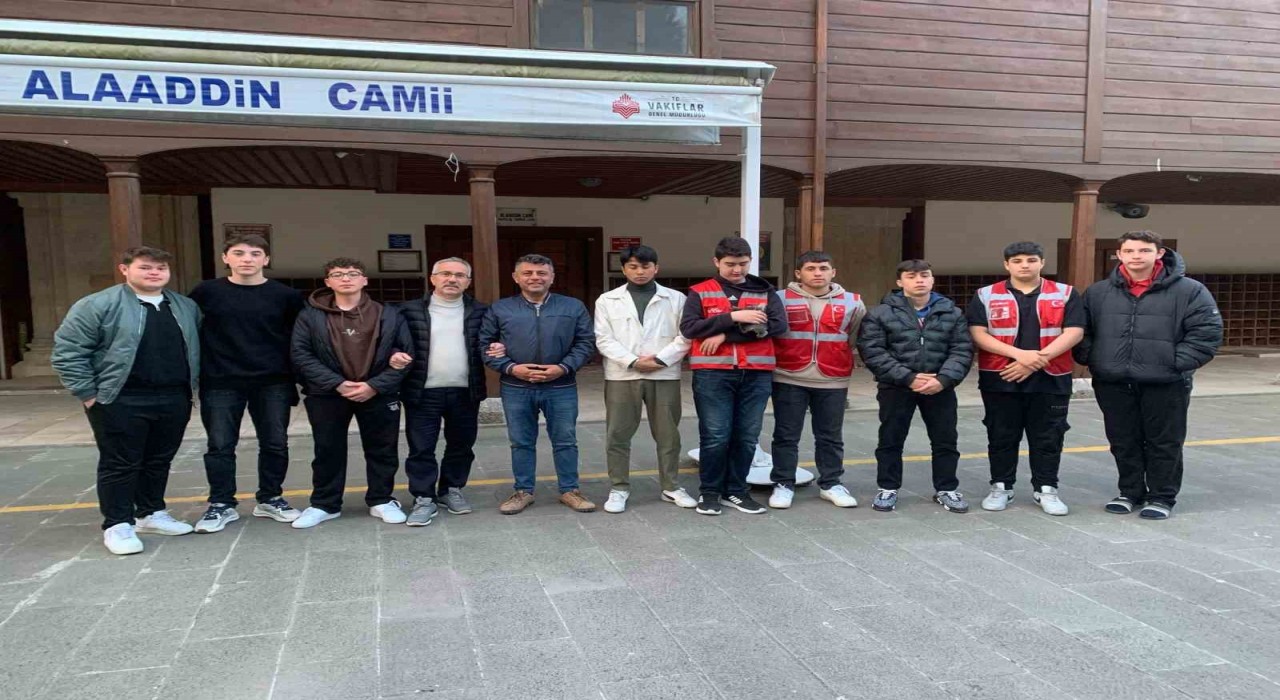 Sinopta gençlerin sabah namazı buluşması
