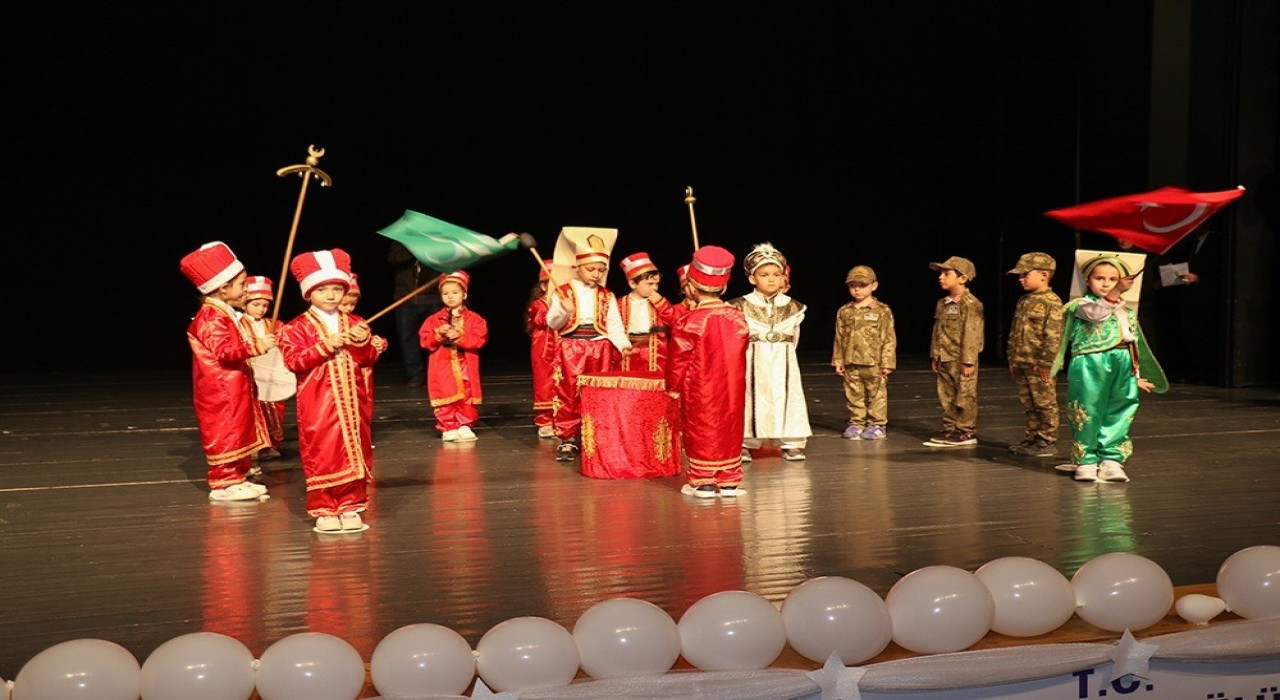 Sinopta miniklerden yıl sonu gösterisi