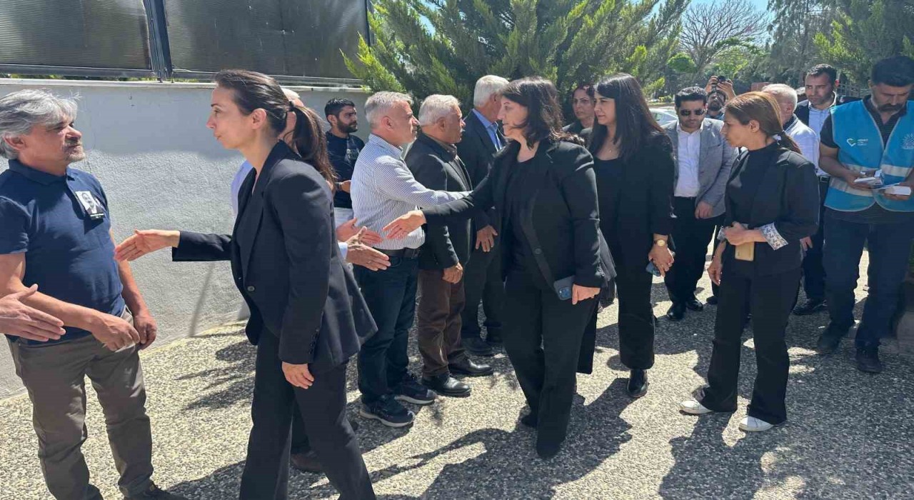 Sırrı Süreyya Önder için Adıyamanda taziye kabul ediliyor