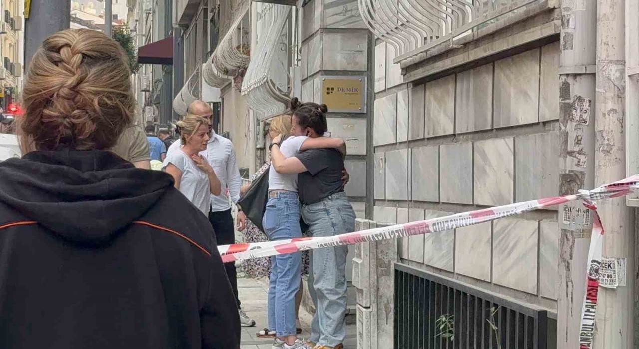 Şişlide apartman dairesinde yangın: Yaşlı kadın hayatını kaybetti