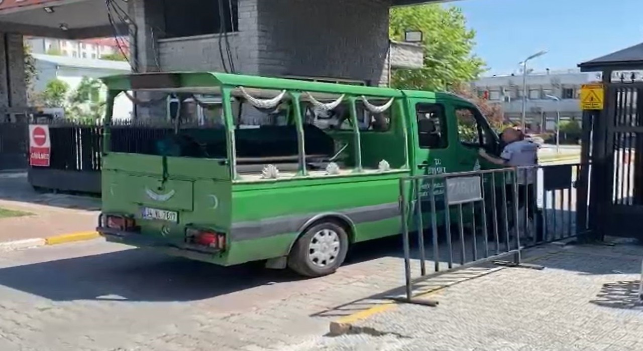 Şişlide eski kocası tarafında öldürülen kadının cenazesi Adli Tıp Kurumuna getirildi