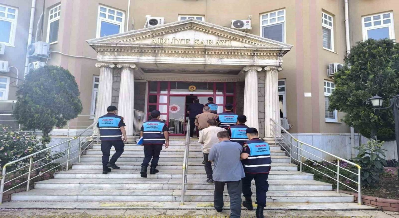 Sit alanında kazı yapan 4 kişi suçüstü yakalandı