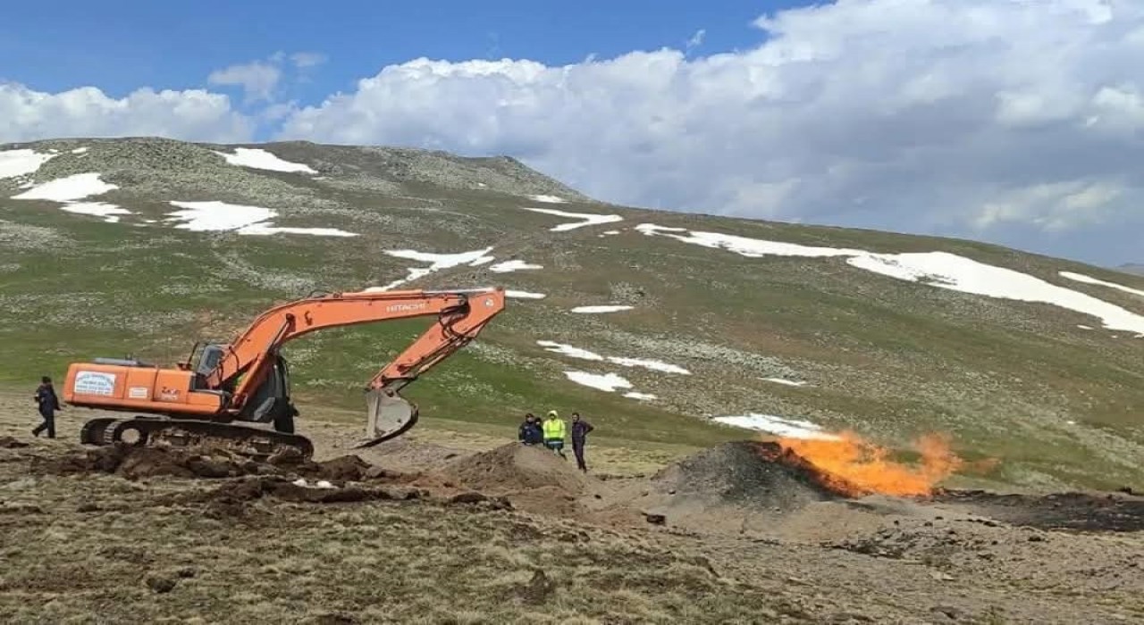 Sivasta doğalgaz boru hattında yangın
