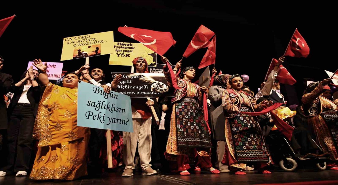 Sivasta engeller sahnede aşıldı