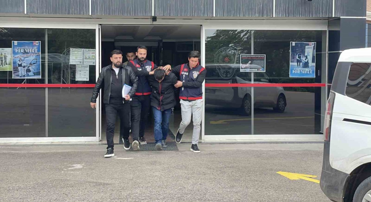 Sivasta iki kardeşi öldüren cinayet zanlısı tutuklandı