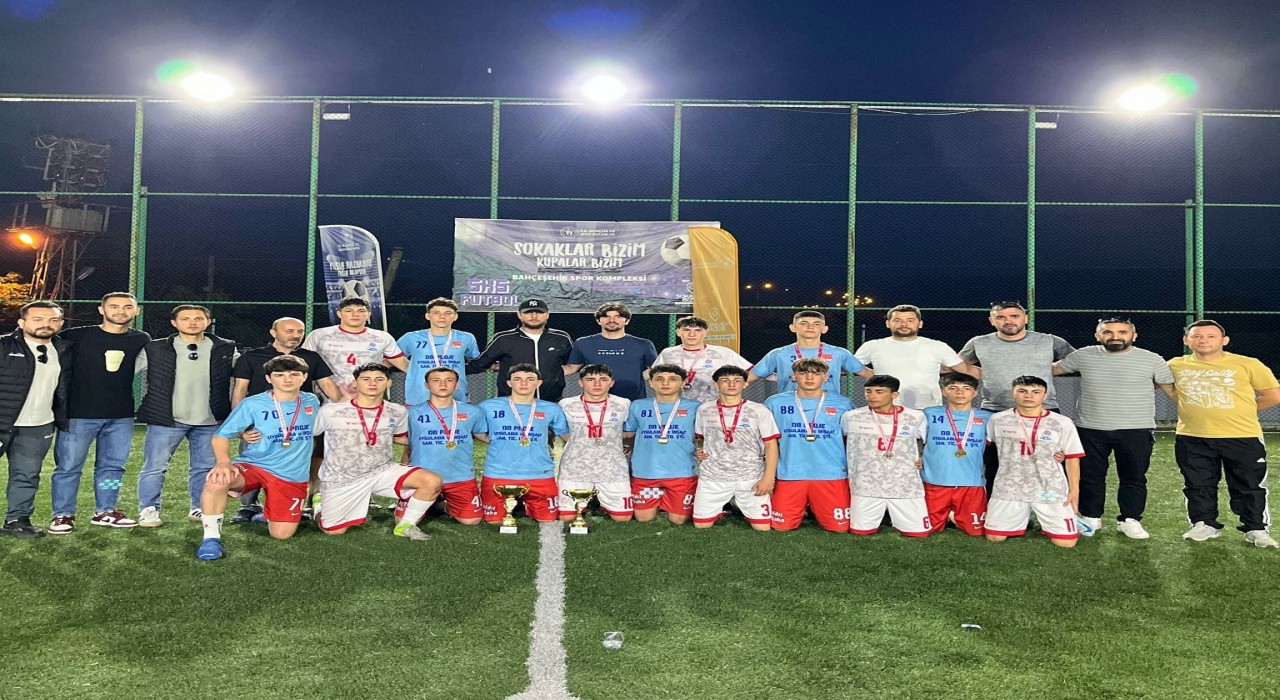 Sokaklar bizim gençlik kupası sahibini buldu