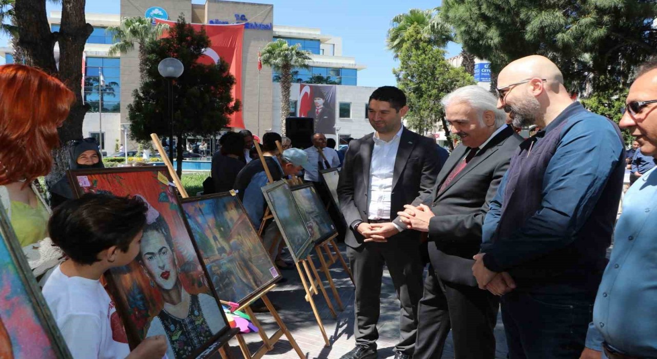 Sökede minik yüreklerden Eksik Parçam Sensin sergisi