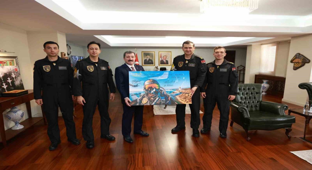 SOLOTÜRK ve Türk Yıldızlarından Samsun çıkartması