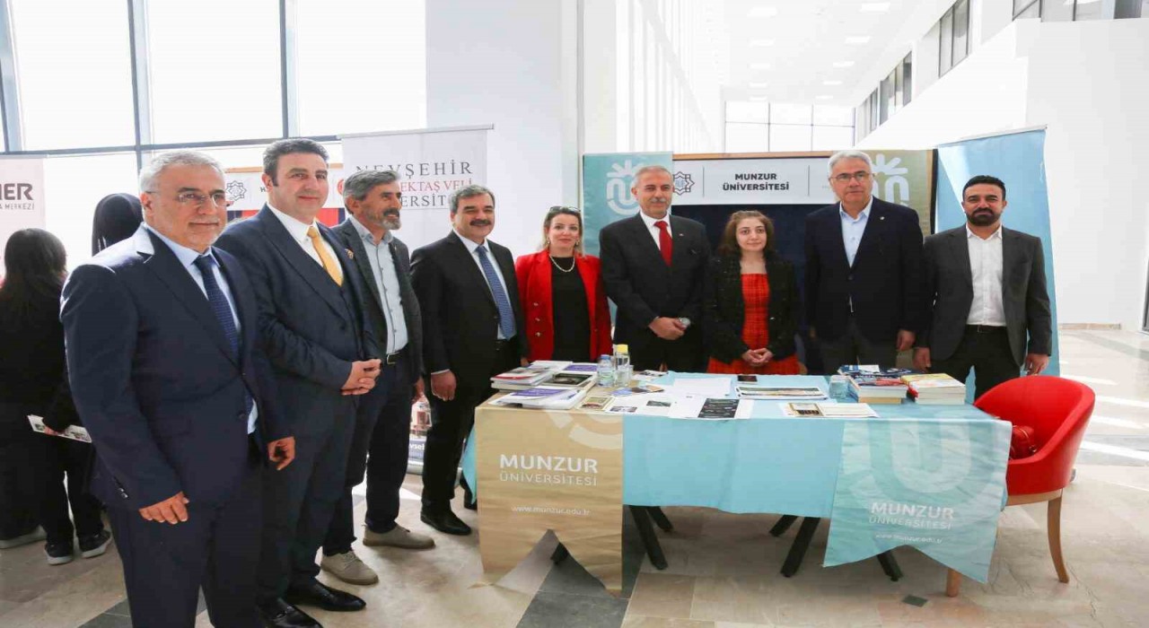 STSO Başkanı Özdemir, ‘AÜB Sivas Üniversite Tanıtım Fuarına katıldı