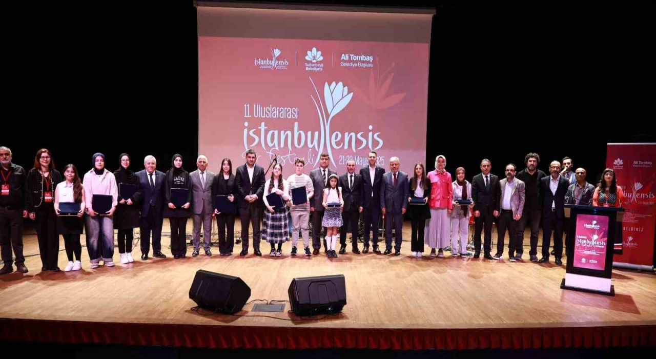 Sultanbeyli Belediyesinin düzenlediği 11. Uluslararası İstanbulensis Şiir Festivali sona erdi