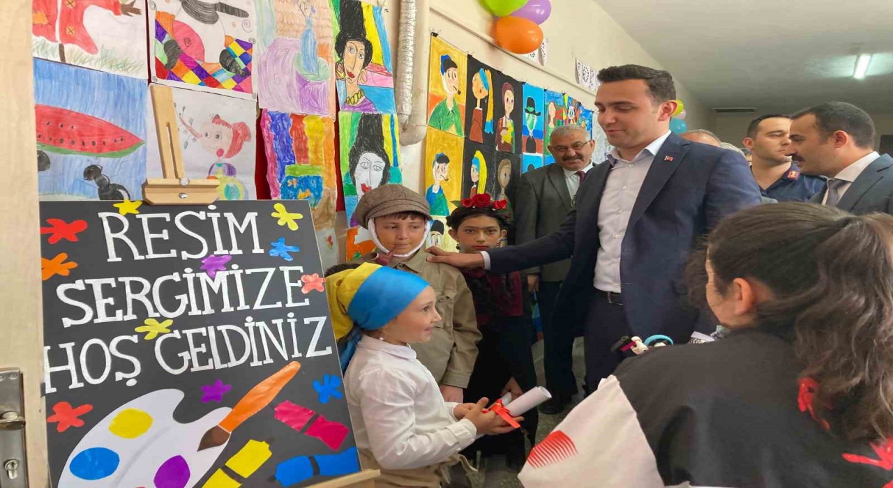 Sultandağında Halk Eğitim Merkezinde yıl sonu sergisi açıldı