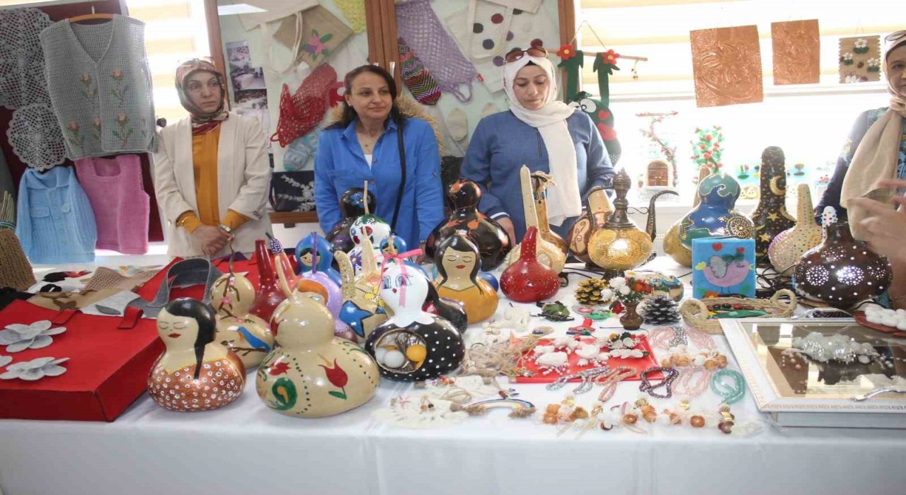Sultanhisarda el emeği ürünler görücüye çıkartıldı