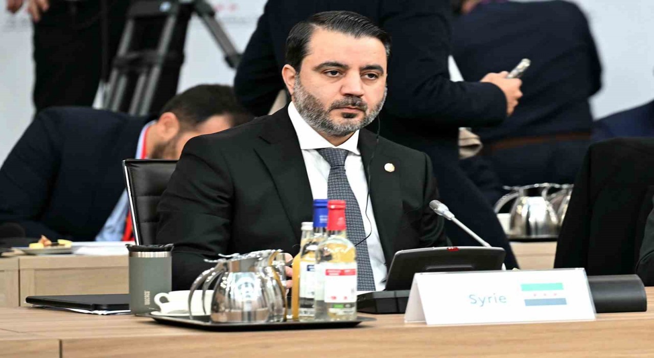 Suriye Dışişleri Bakanı Şeybani: ABnin Suriyeye uyguladığı yaptırımları kaldırarak Suriye halkıyla birlikte yeni bir tarihi başarıya imza attık