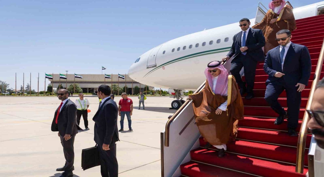 Suudi Arabistan ve Katardan Suriyedeki devlet çalışanlarına mali destek