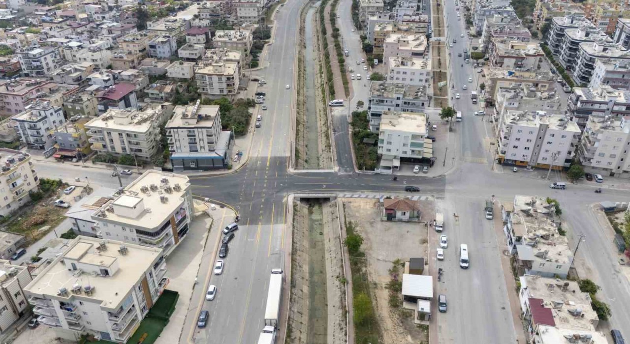 Tarsusta inşa edilen yeni köprü hizmete açıldı