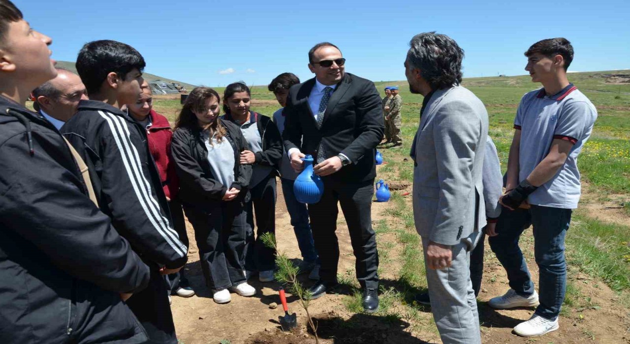 Tatvanda fidanlar toprakla buluştu