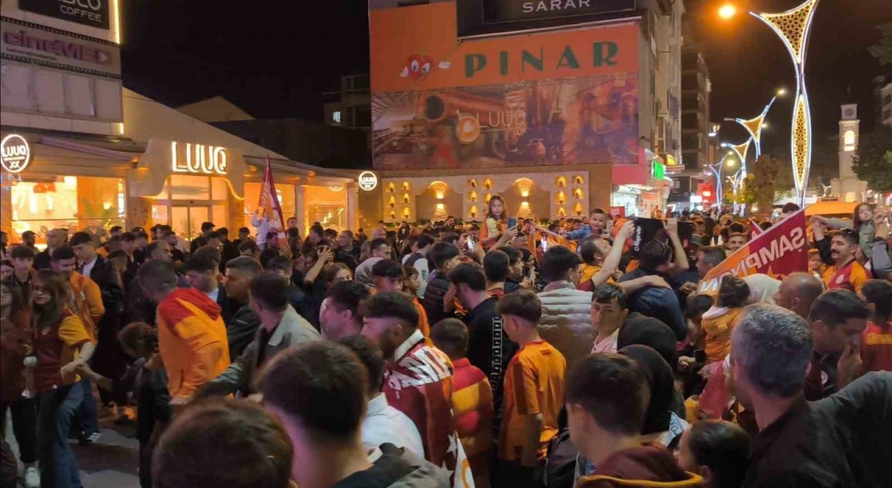 Tatvanda Galatasaray şampiyonluğu coşkuyla kutlandı